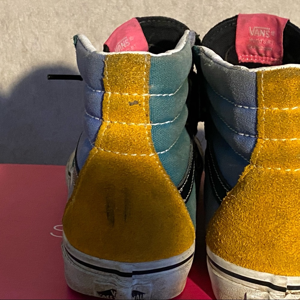 (SOLD) Suede Hightop Vans